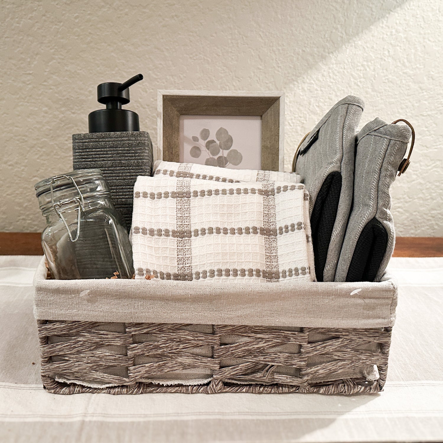 Tavero Gift Basket