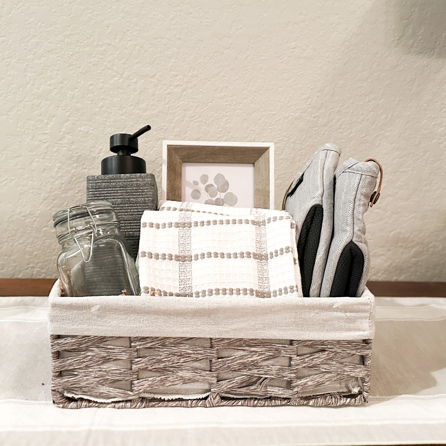 Tavero Gift Basket