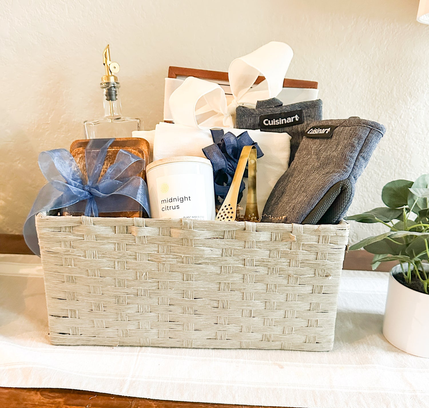 Blue basket - RI May